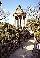 parc des buttes chaumont1.jpg