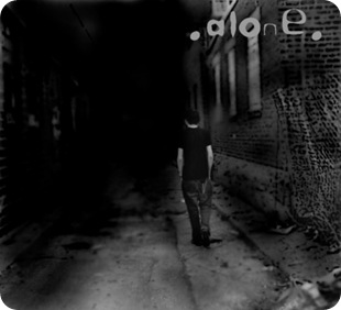 alone025