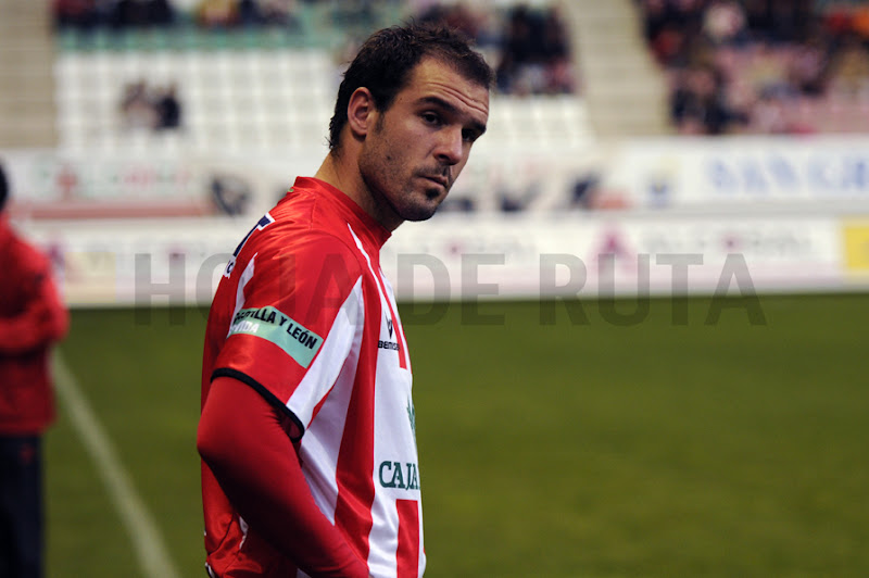 Foto Miguel Rodríguez Gómez Senel, en el momento de entrar al campo frente al Lemona
