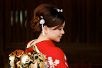 The ojisan wanted a photograph of her from the back, so she turned around.