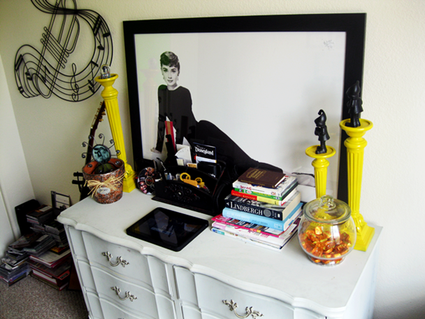 [credenza full[6].png]