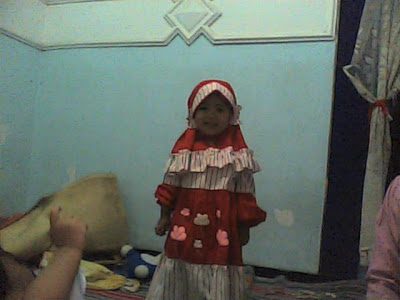 Aisyah pake jilbab 4