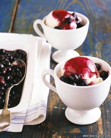 [martha stewart blueberry topping in mugs[3].jpg]