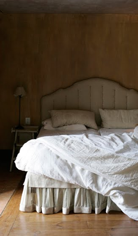 [linen & lavender blog- bedroom with sheer and solid bedskirt[1].png]