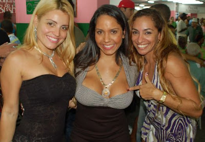 Loira_da_laje_Mulher_Melão_Alessandra_MAttos