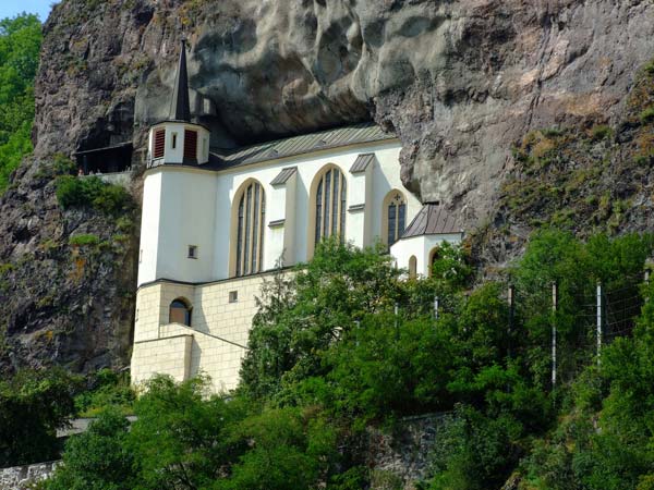 50 Most Extraordinary Churches of the World