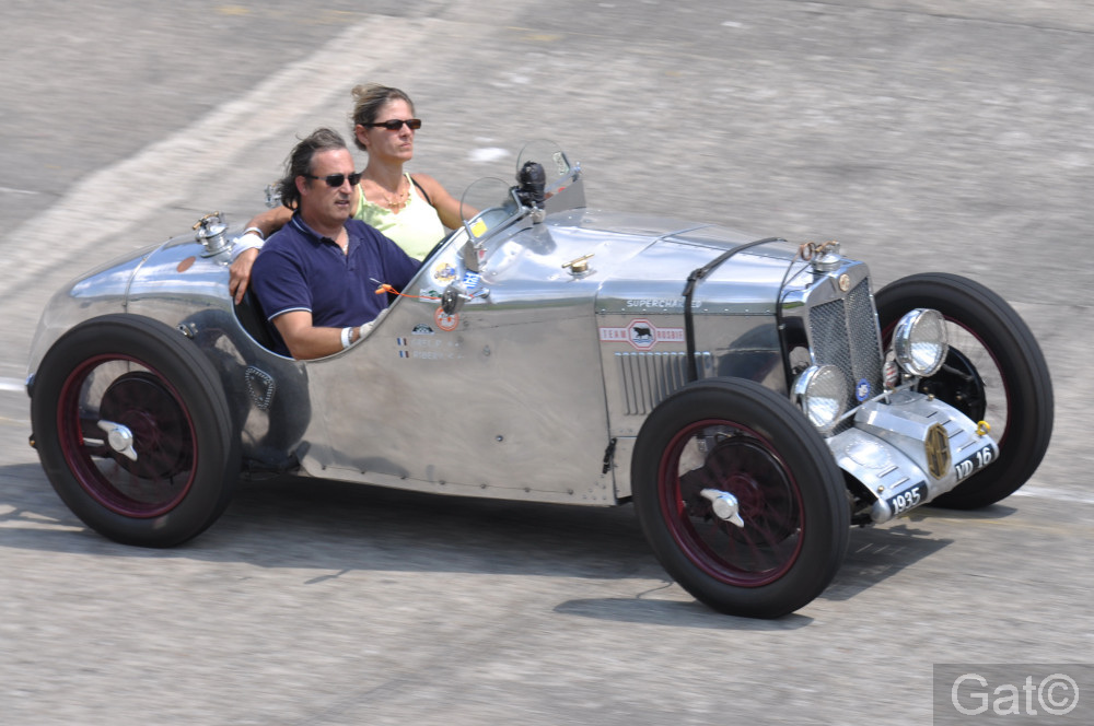 [Image: DSC_0886.JPG]