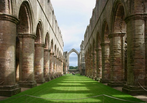 [fountains-abbey-yorkshire-dales-national-park-gb338[3].jpg]