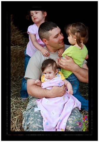 [family_photo_shoot_farm-12[3].jpg]