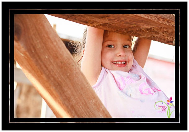 [family_photo_shoot_farm-20[3].jpg]