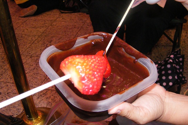 [Strawberries & Chocolate[3].jpg]