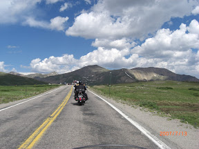 Almost back at the top of Independence Pass.
