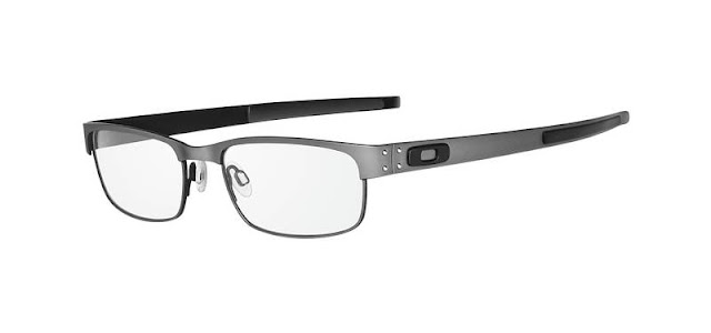 Óculos de Grau Oakley Metal Plate Na foto, moderno e único modelo de grau Metal Plate da marca Oakley