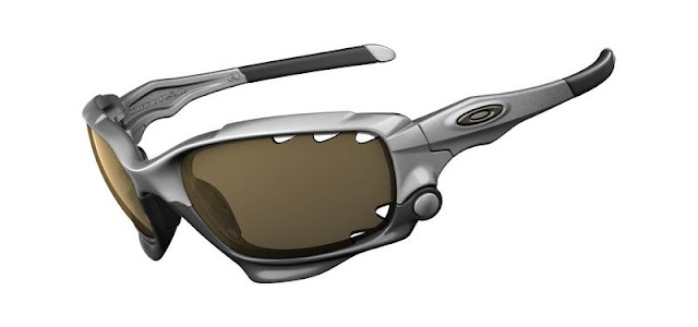 Óculos Óculos Oakley Transitions Uma proteção a mais para seus olhos. Óculos Óculos Oakley Transitions Uma proteção a mais para seus olhos. foto