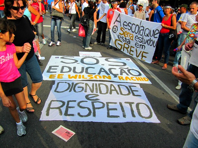 [Professores 19 de Março 068-1[7].jpg]
