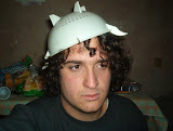 Io con uno scolapasta in testa (capodanno 2004-2005)
