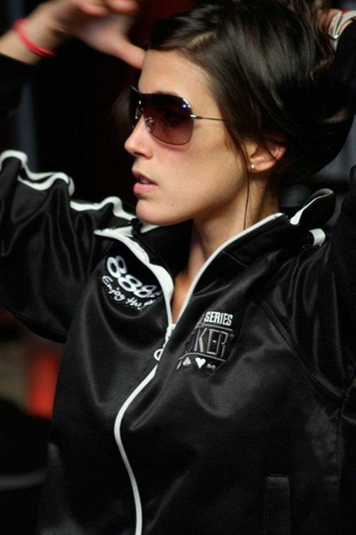 The Hot And Pretty Poker Girls