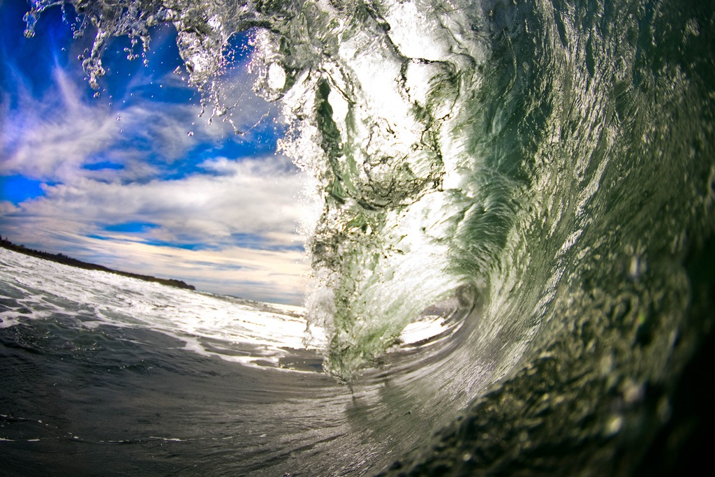 [20 Striking Examples Of Wave Photography_14[5].jpg]