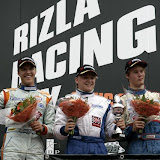 Siegerehrung Rennen 1 Trophy (v.l).2. Jesse Krohn (FIN) ArtLine Engineering Arttech F24 Opel1. Sergey Chukanov (UKR) ArtLine Engineering Arttech F24	Opel3. Mika VÐ´hÐ´mÐ´ki (FIN) ADRF Dallara F 304	OpelRennen/Race 1Rizla Race Assen08. August 2009