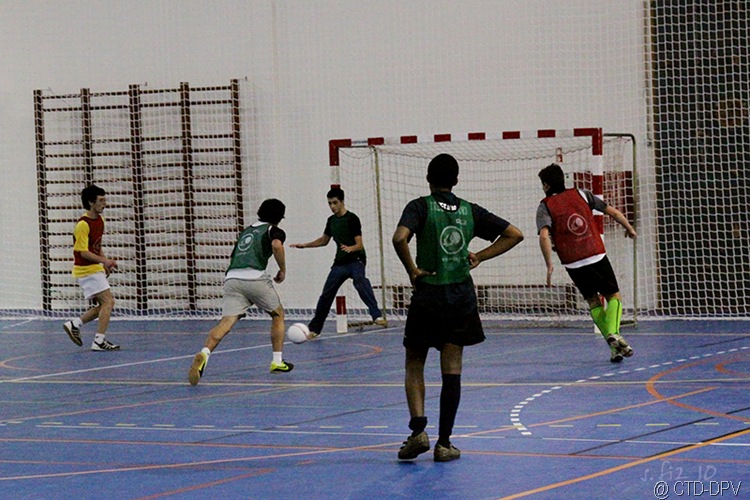 [futsal 10-02-10 008 copy[2].jpg]