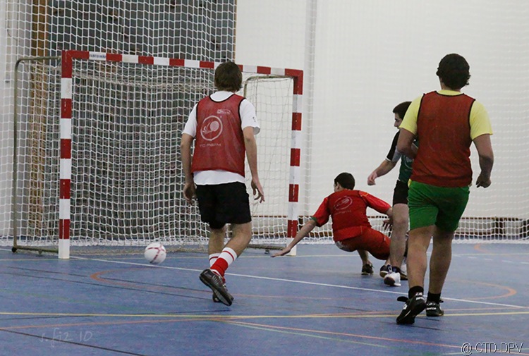 [futsal 10-02-10 101 copy[2].jpg]