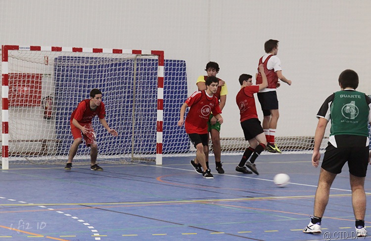 [futsal 10-02-10 115 copy[2].jpg]