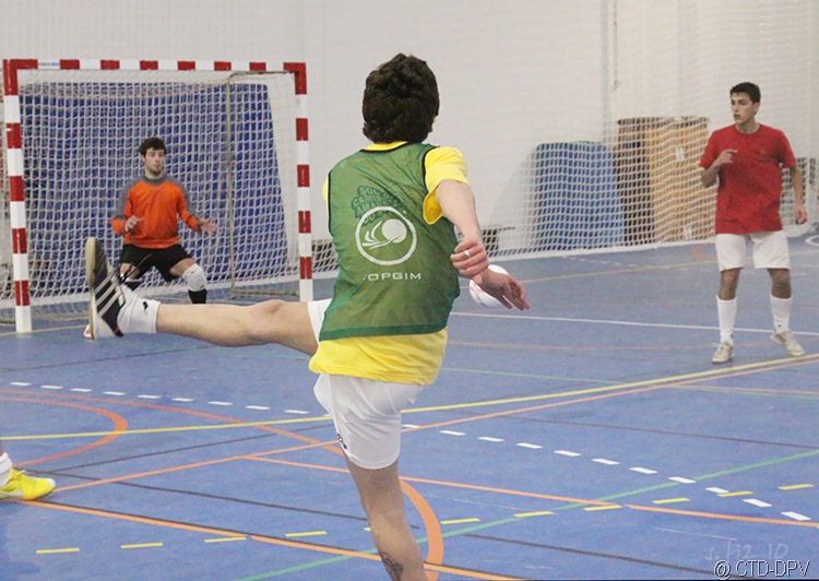 [futsal 10-02-10 177 copy[2].jpg]