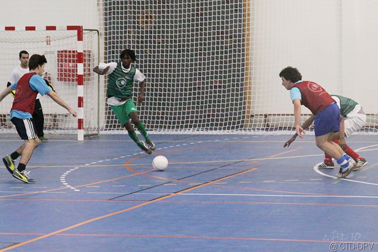 [futsal 10-02-10 215 copy[2].jpg]