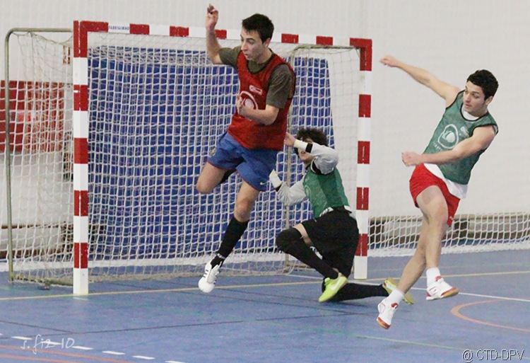 [futsal 10-02-10 230 copy[2].jpg]