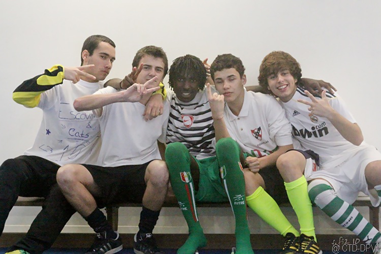 [futsal 10-02-10 247 copy[2].jpg]