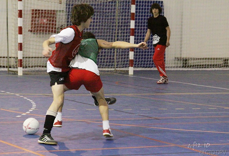 [futsal 10-02-10 294 copy[2].jpg]