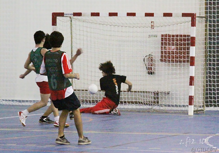 [futsal 10-02-10 322 copy[2].jpg]