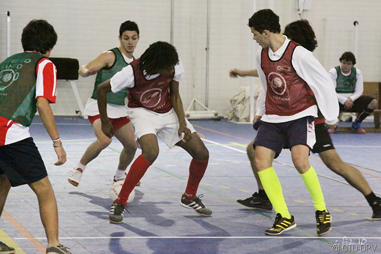[futsal 10-02-10 354 copy[2].jpg]