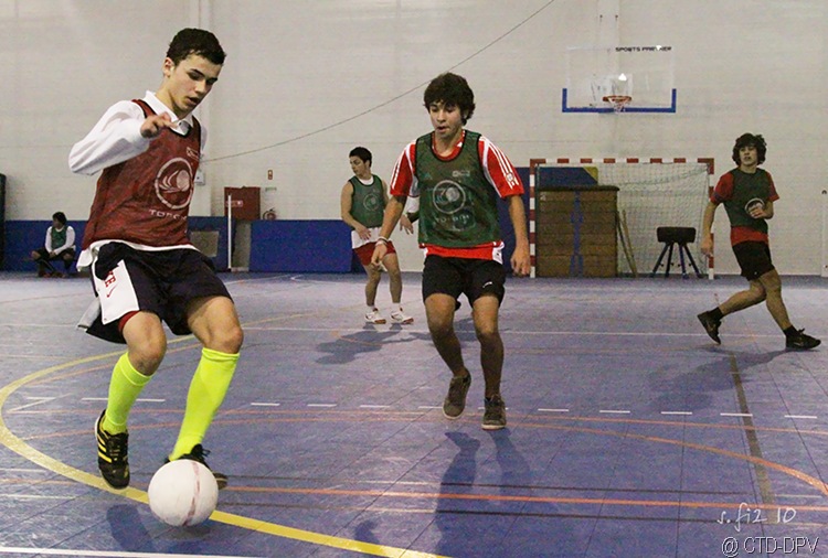 [futsal 10-02-10 370 copy[2].jpg]