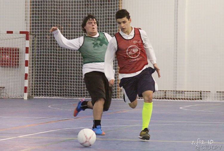 [futsal 10-02-10 331 copy[2].jpg]
