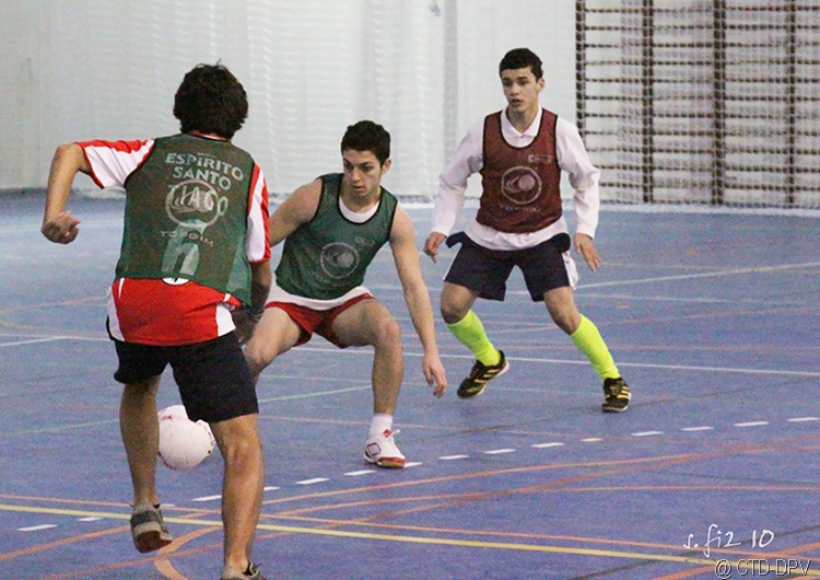 [futsal 10-02-10 335 copy[2].jpg]