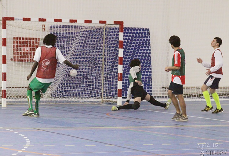 [futsal 10-02-10 339 copy[2].jpg]