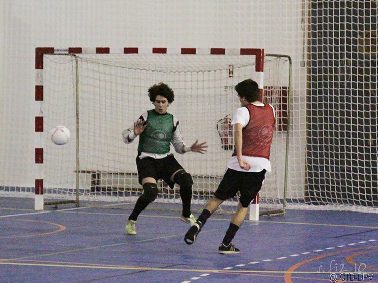[futsal 10-02-10 379 copy[2].jpg]