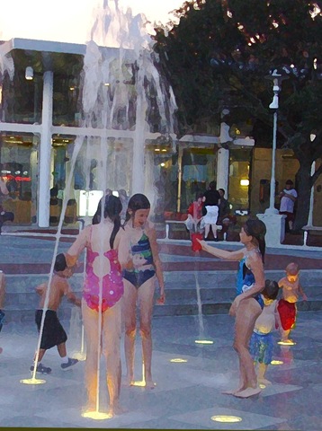 [girls at splashing water[3].jpg]