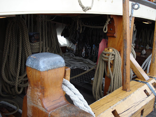 Forward hold - closeup