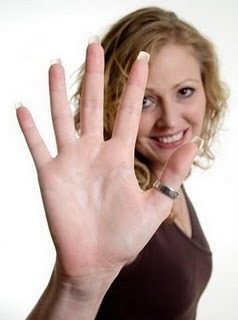 [woman_holding_hand_with_boundary[3].jpg]