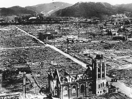 [Hiroshima-Destroyed[2].jpg]