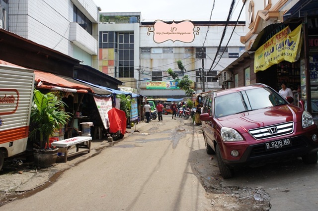 [Jakarta 10 079[4].jpg]