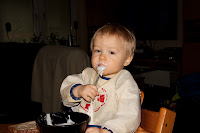 Oliver äter