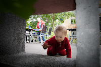 Oliver leker kurragömma