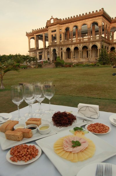 Dinner by the Ruins, Talisay City