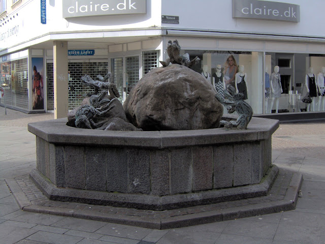 The Jumping Toads Fountain