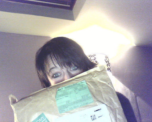 moi et mon paquet ! Ca sent bon !!! moi et mon paquet ! Ca sent bon !!!