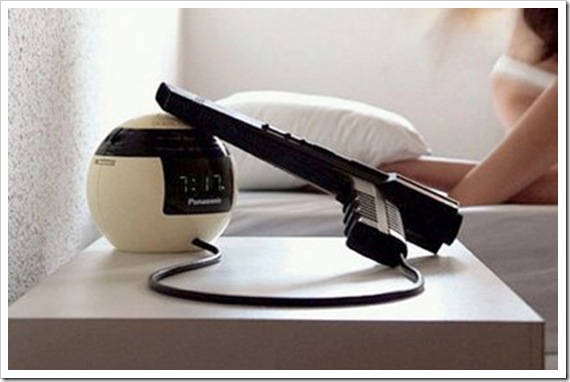 gun-alarmclock09-10