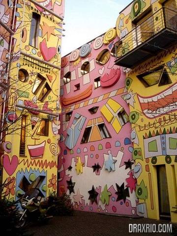[Happy-Rizzi-House2[8].jpg]